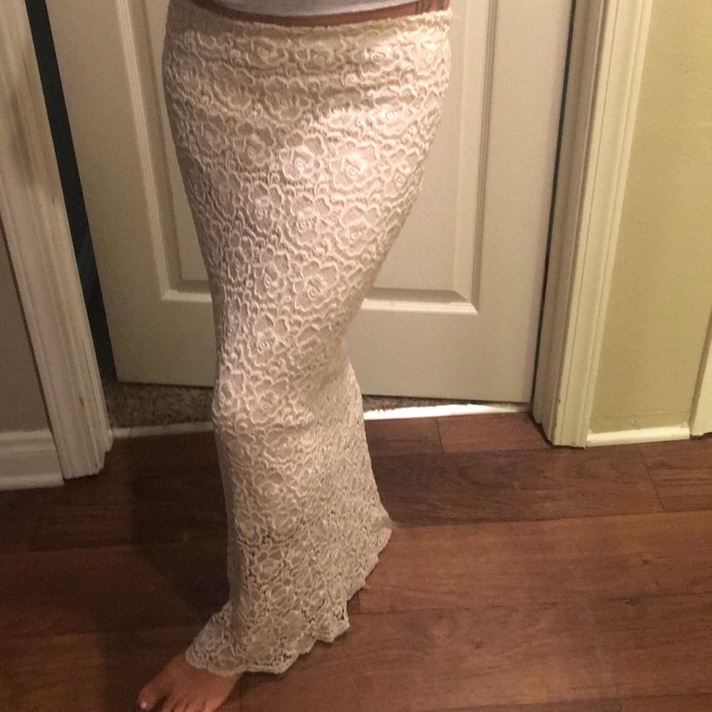 Stone Cold Fox Skirt Very cute Cream lace skirt